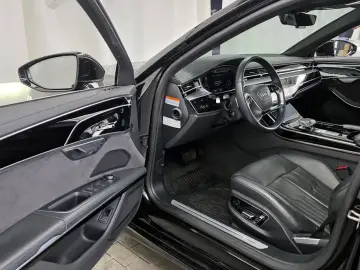 2021 Audi A8 с пробегом 98 640 км