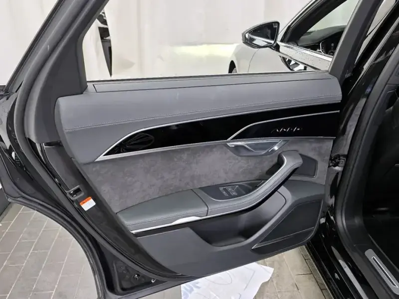 2021 Audi A8 с пробегом 98 640 км