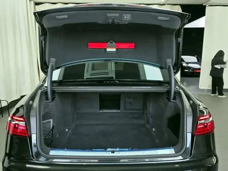 2023 Audi A8 с пробегом 80 921 км