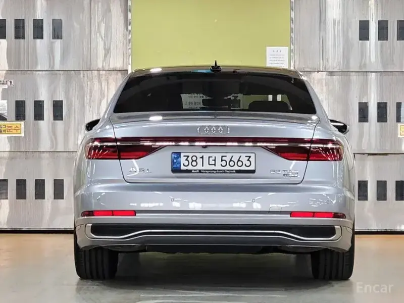 2023 Audi A8 с пробегом 4 100 км
