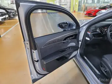 2023 Audi A8 с пробегом 4 100 км
