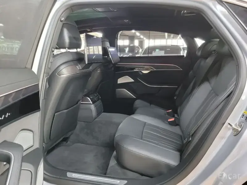 2023 Audi A8 с пробегом 4 100 км
