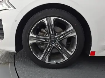 2021 Kia K5 с пробегом 43 931 км