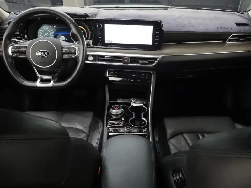 2021 Kia K5 с пробегом 43 931 км