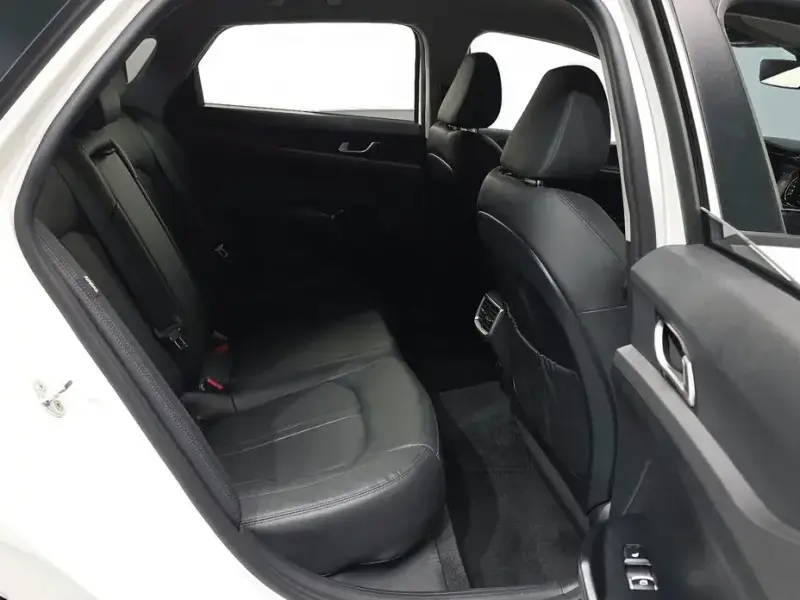 2021 Kia K5 с пробегом 42 119 км