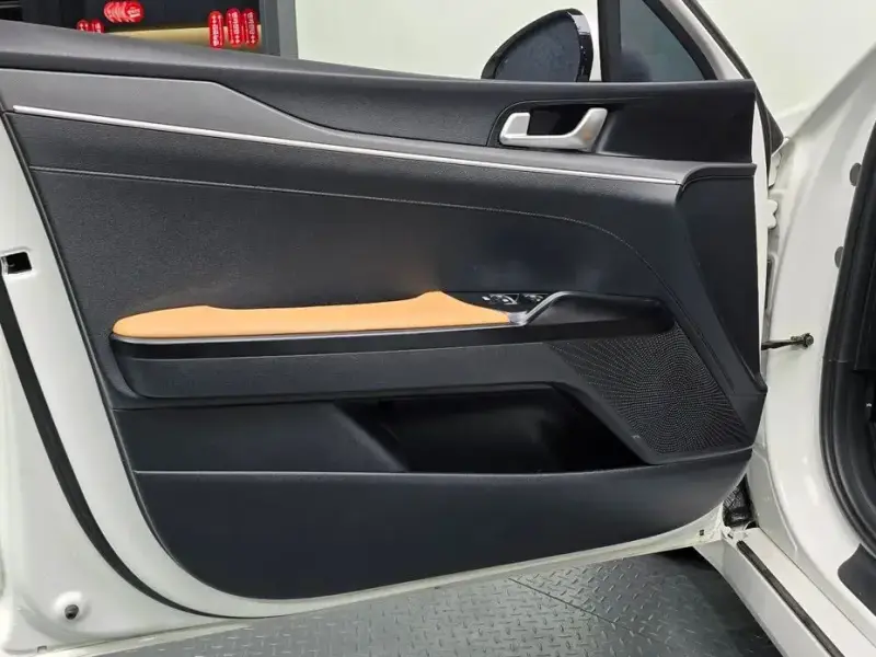 2021 Kia K5 с пробегом 52 909 км