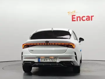 2021 Kia K5 с пробегом 50 676 км