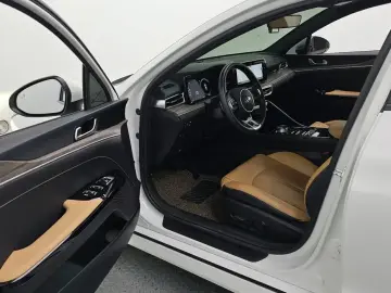 2021 Kia K5 с пробегом 50 676 км