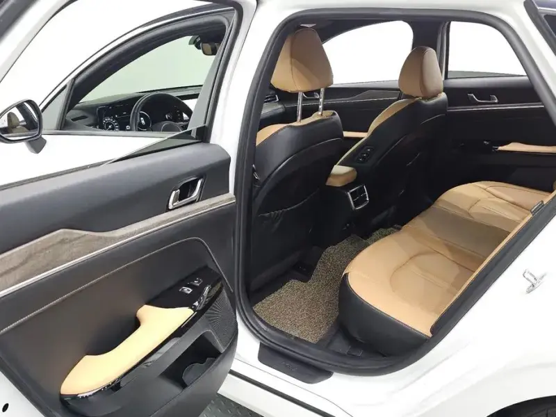 2021 Kia K5 с пробегом 50 676 км