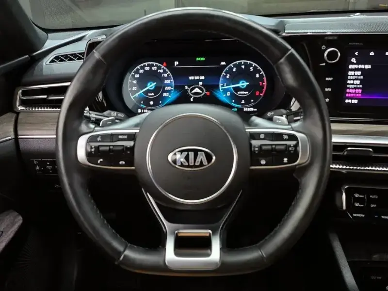 2021 Kia K5 с пробегом 31 205 км