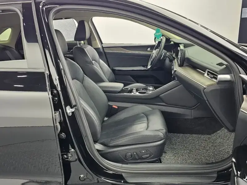 2022 Kia K5 с пробегом 35 606 км