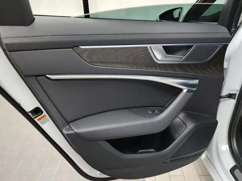 2023 Audi A6 с пробегом 17 433 км