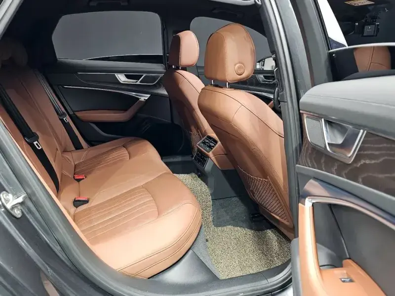2021 Audi A6 с пробегом 147 460 км