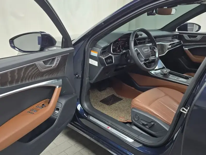 2023 Audi A6 с пробегом 61 011 км