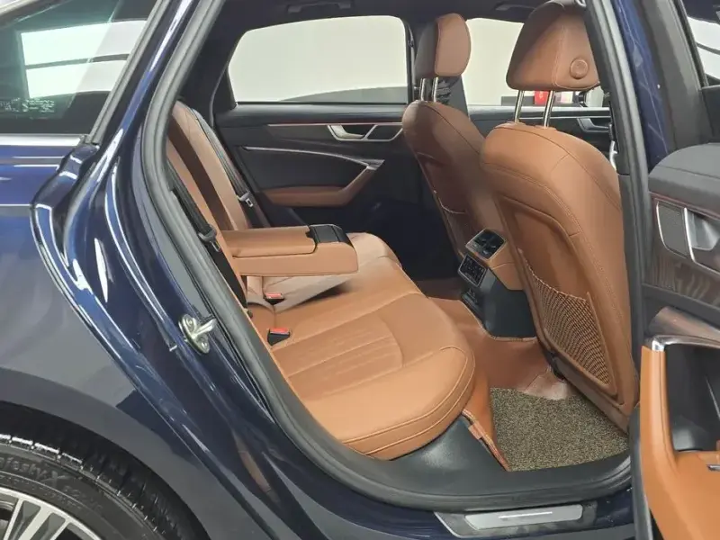 2023 Audi A6 с пробегом 61 011 км