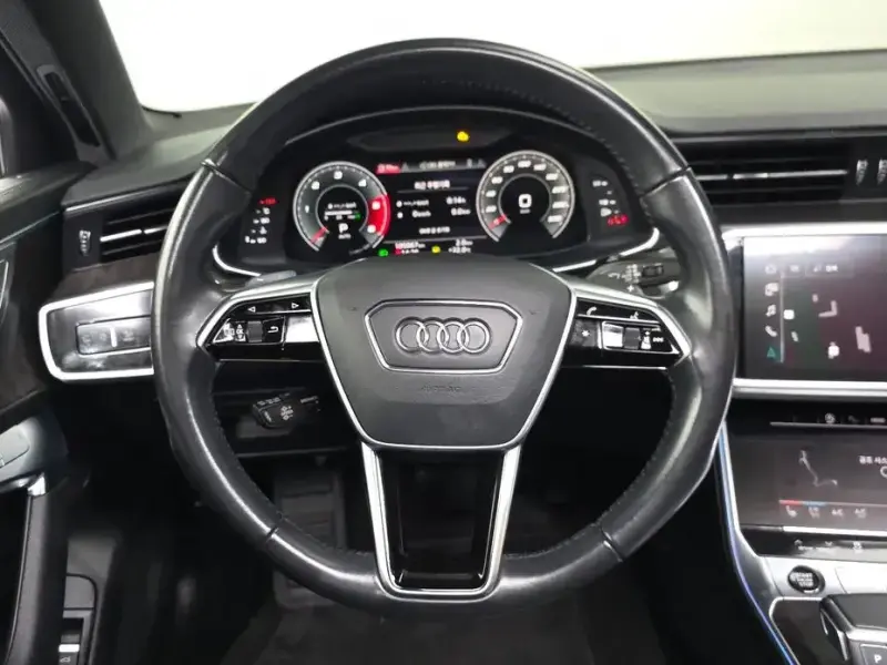 2021 Audi A6 с пробегом 105 067 км