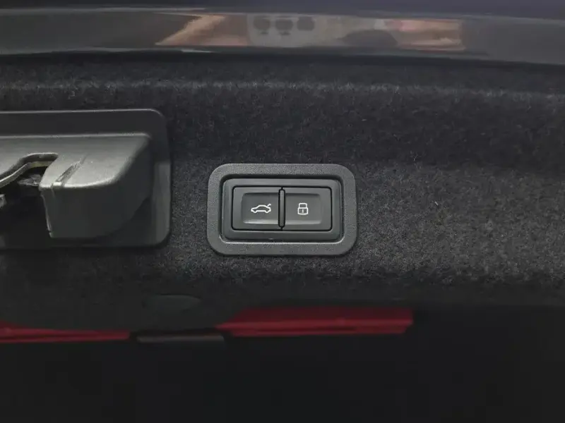 2021 Audi A6 с пробегом 105 067 км