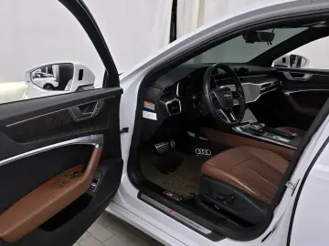 2021 Audi A6 с пробегом 66 033 км
