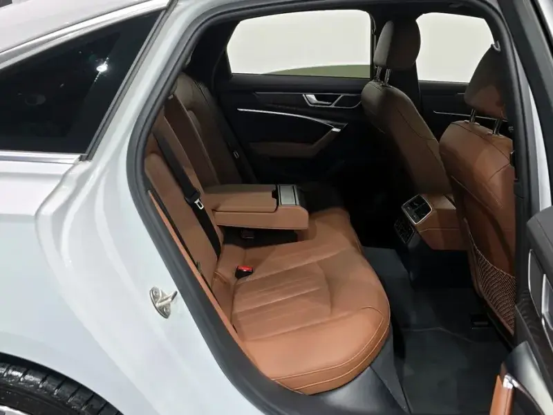 2023 Audi A6 с пробегом 41 946 км