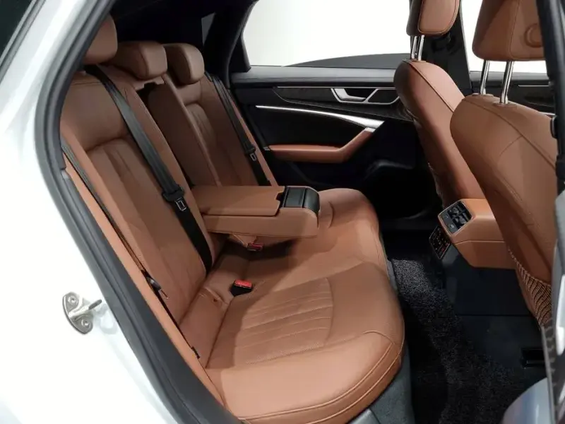 2022 Audi A6 с пробегом 30 703 км