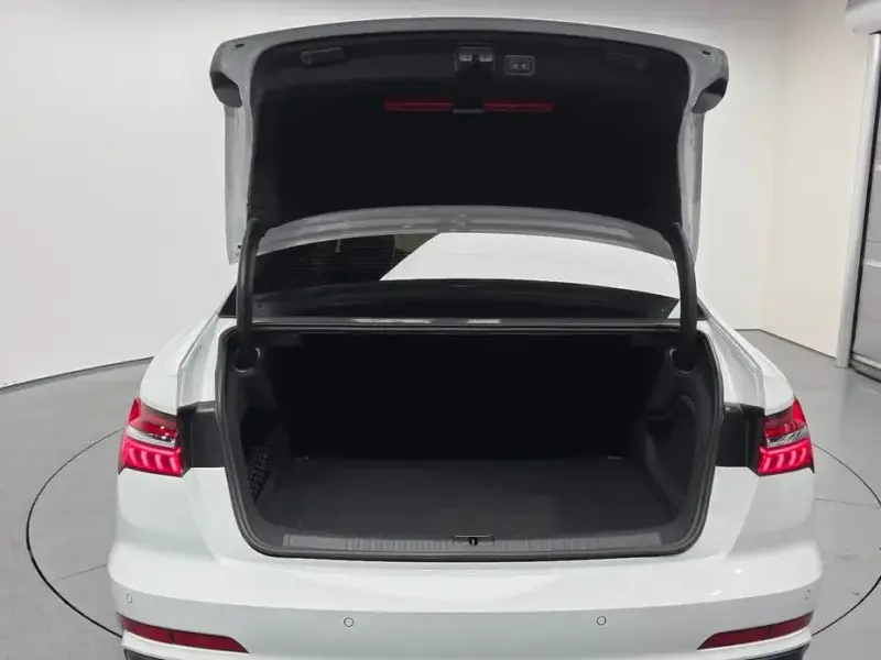 2022 Audi A6 с пробегом 15 063 км
