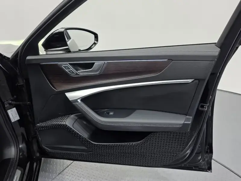 2023 Audi A6 с пробегом 21 217 км
