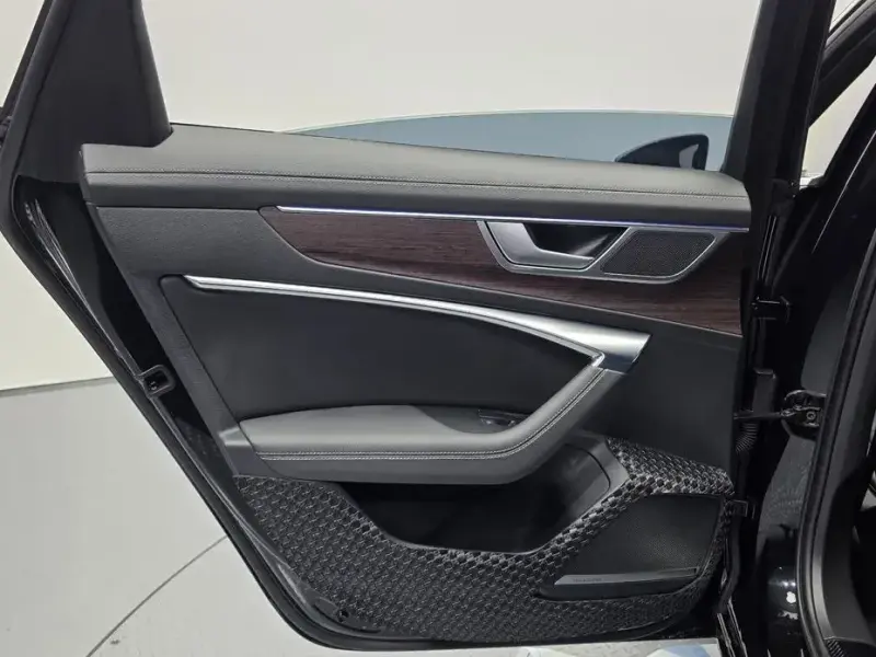 2023 Audi A6 с пробегом 21 217 км