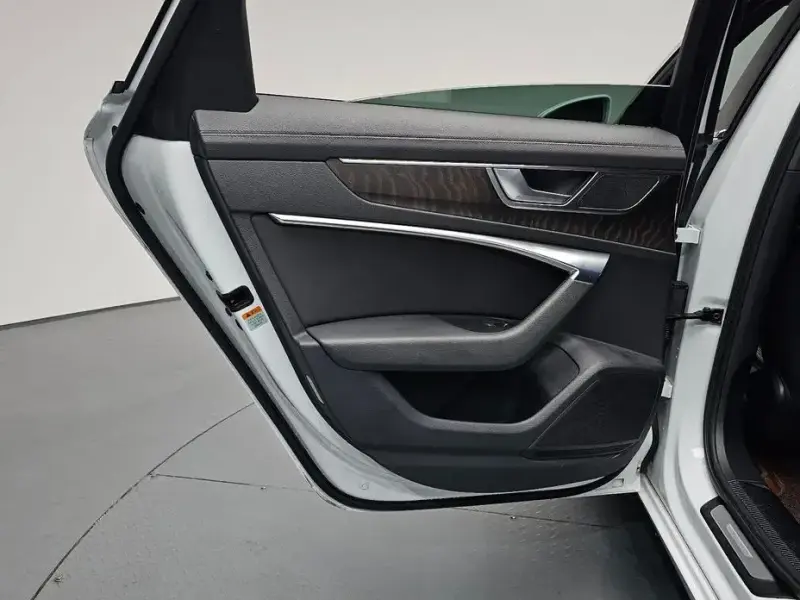 2021 Audi A6 с пробегом 95 479 км