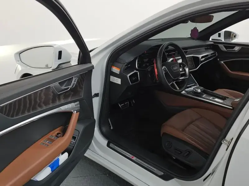 2023 Audi A6 с пробегом 25 702 км
