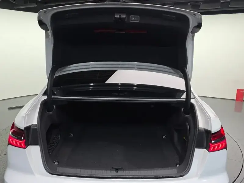 2022 Audi A6 с пробегом 141 375 км