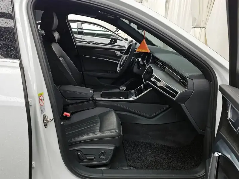 2020 Audi A6 с пробегом 104 841 км