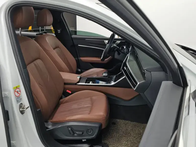 2021 Audi A6 с пробегом 83 818 км
