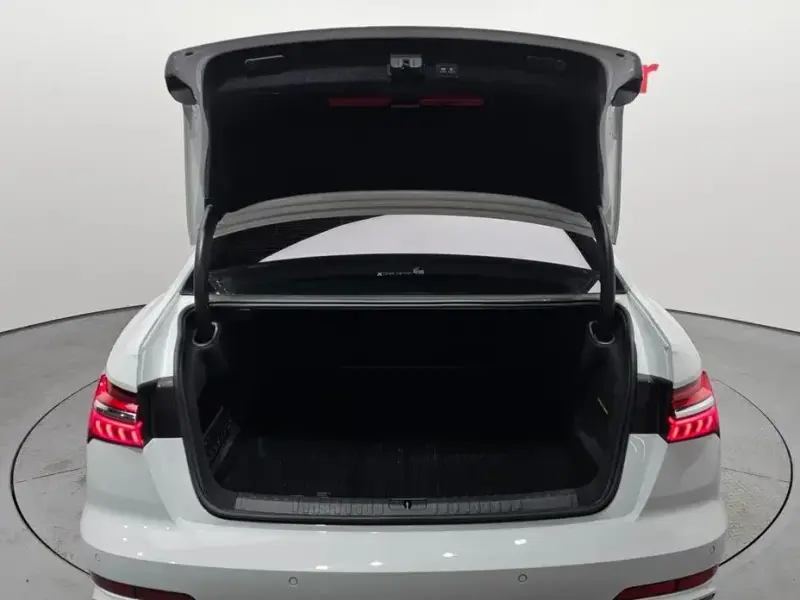 2021 Audi A6 с пробегом 83 818 км