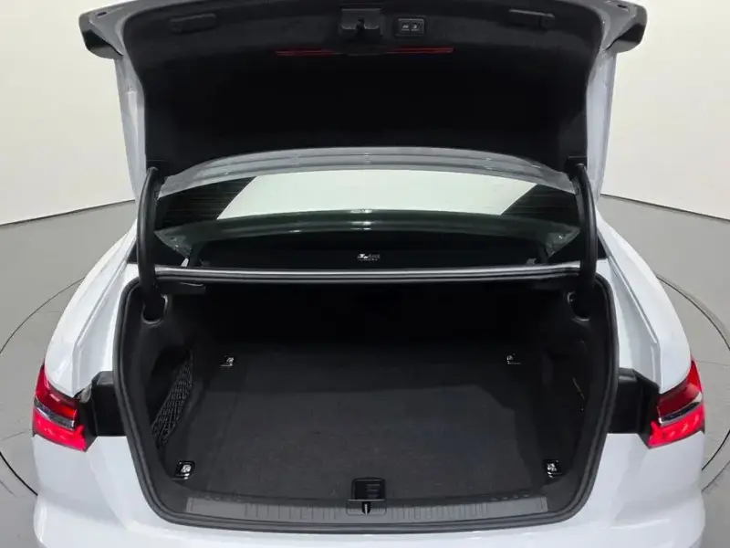 2021 Audi A6 с пробегом 128 112 км