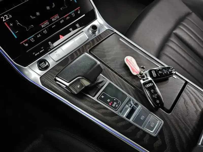 2021 Audi A6 с пробегом 35 972 км