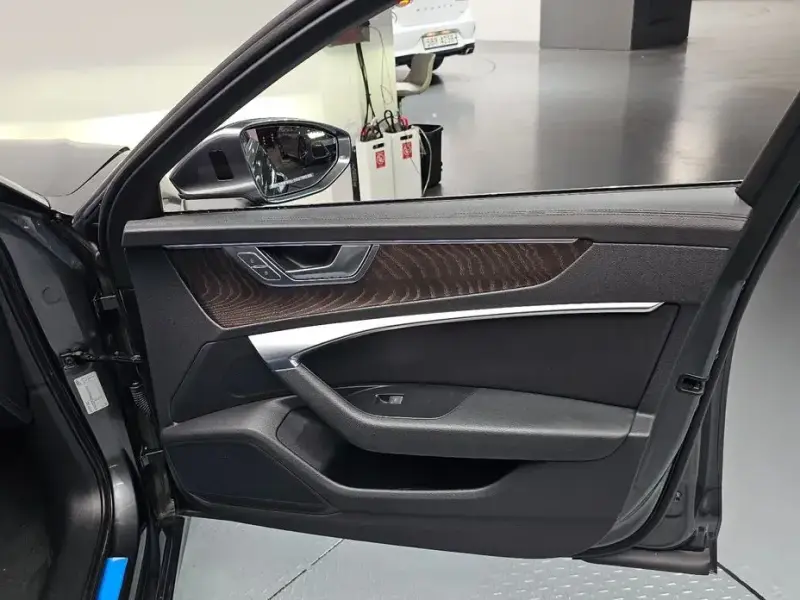 2021 Audi A6 с пробегом 35 972 км
