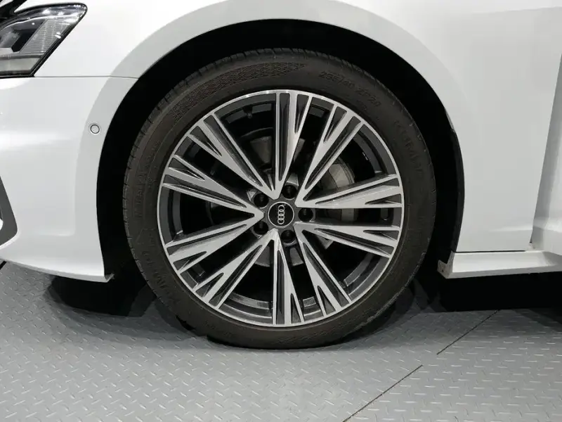 2023 Audi A6 с пробегом 27 092 км