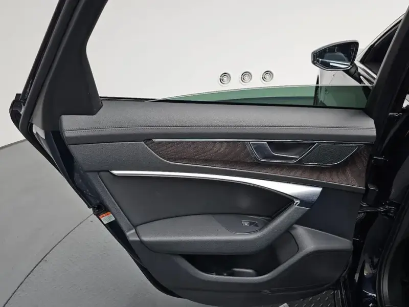 2023 Audi A6 с пробегом 24 562 км