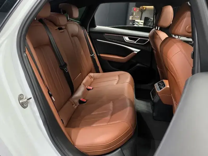 2023 Audi A6 с пробегом 56 070 км