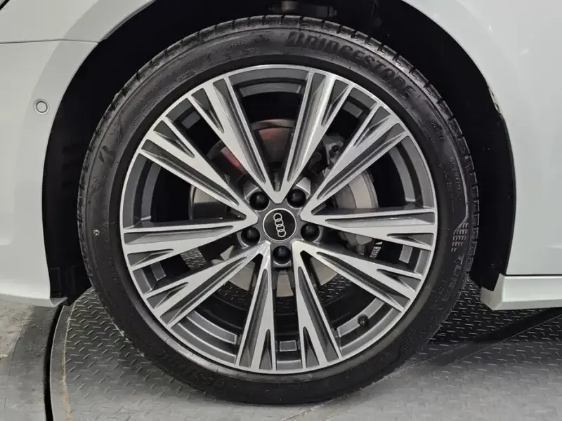 2023 Audi A6 с пробегом 15 702 км