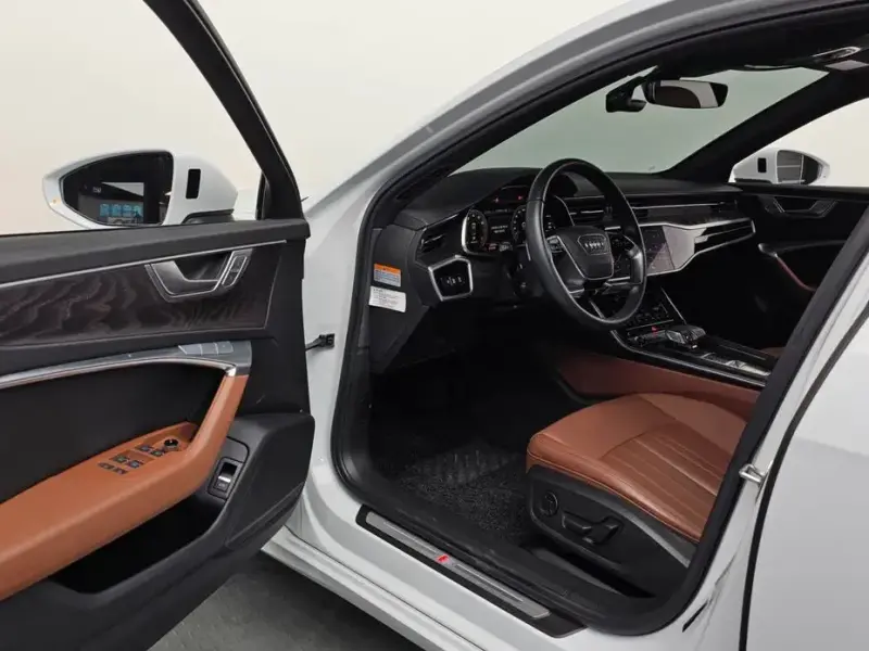 2023 Audi A6 с пробегом 15 702 км