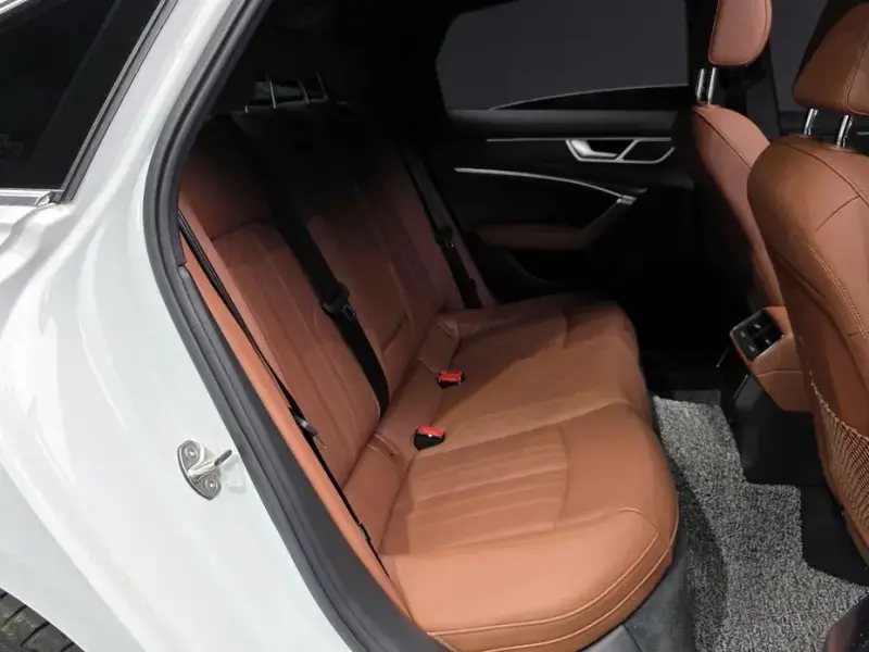 2023 Audi A6 с пробегом 21 560 км