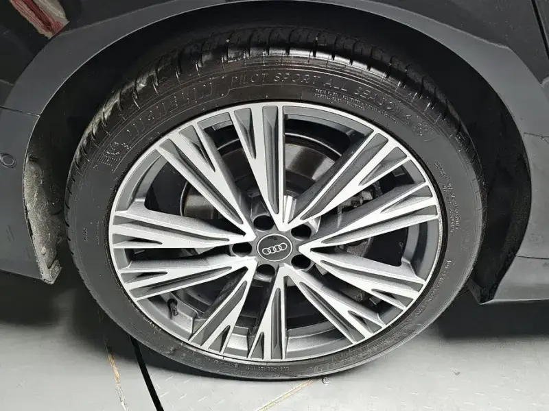 2023 Audi A6 с пробегом 45 561 км