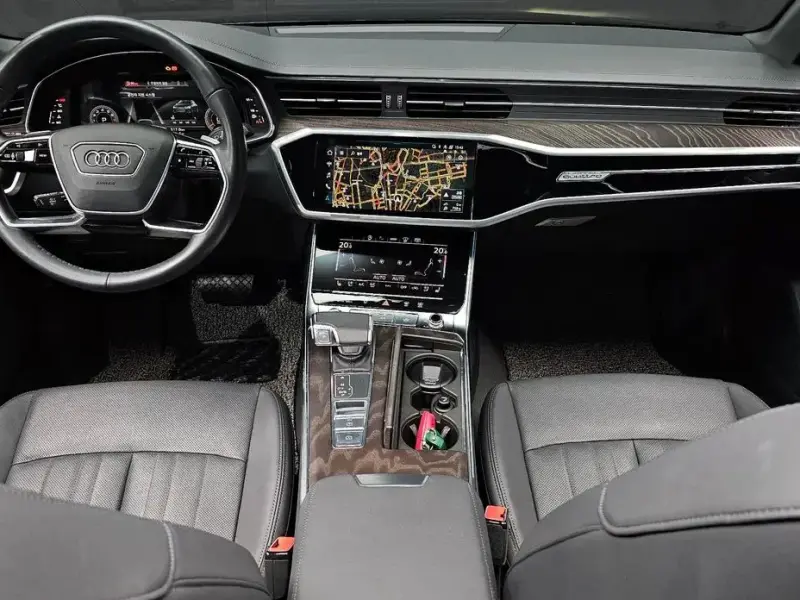 2023 Audi A6 с пробегом 45 561 км