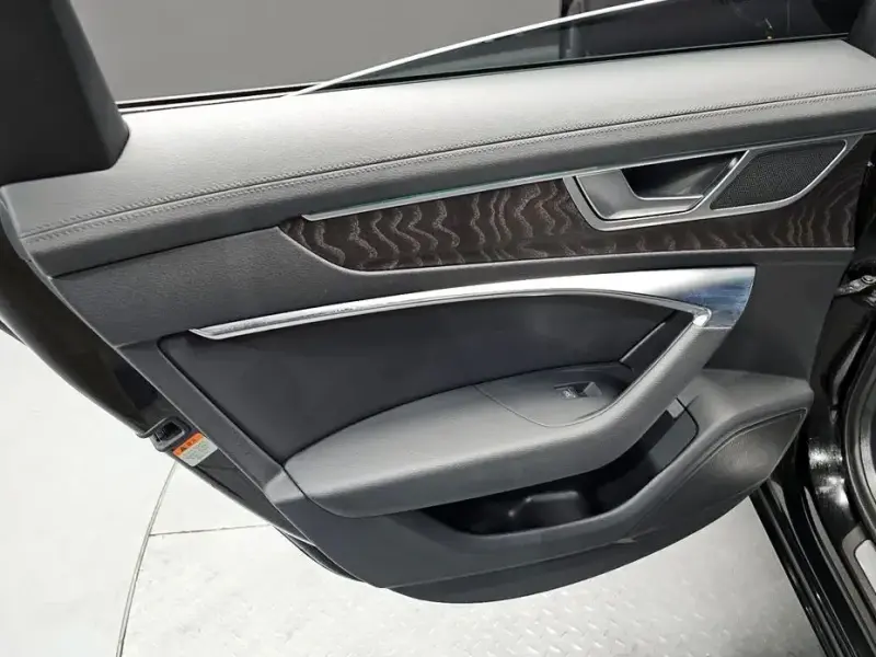 2023 Audi A6 с пробегом 45 561 км