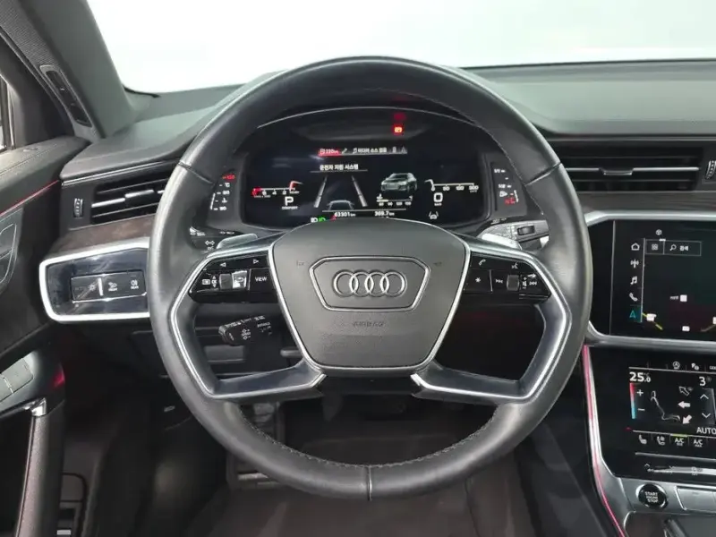 2022 Audi A6 с пробегом 63 301 км