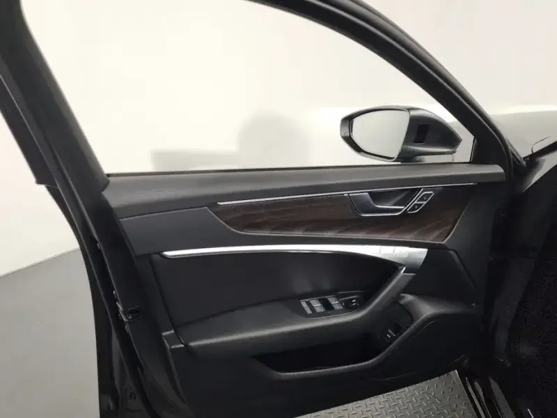 2022 Audi A6 с пробегом 30 605 км