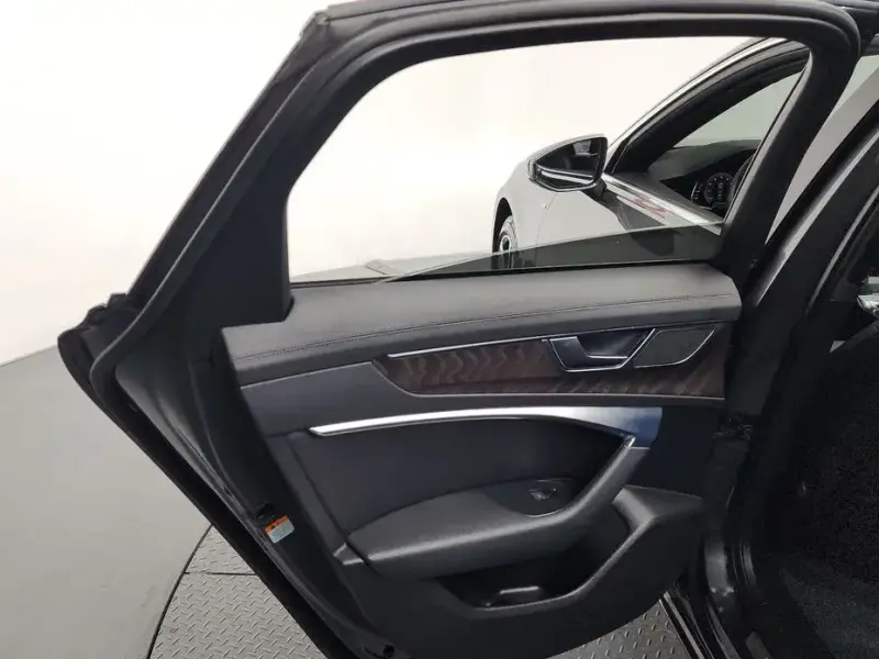 2022 Audi A6 с пробегом 30 605 км