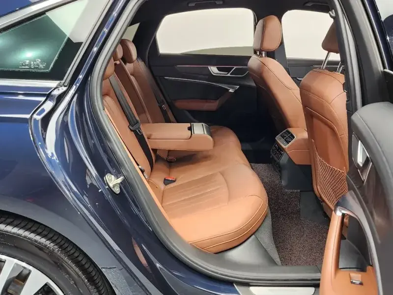 2022 Audi A6 с пробегом 141 267 км