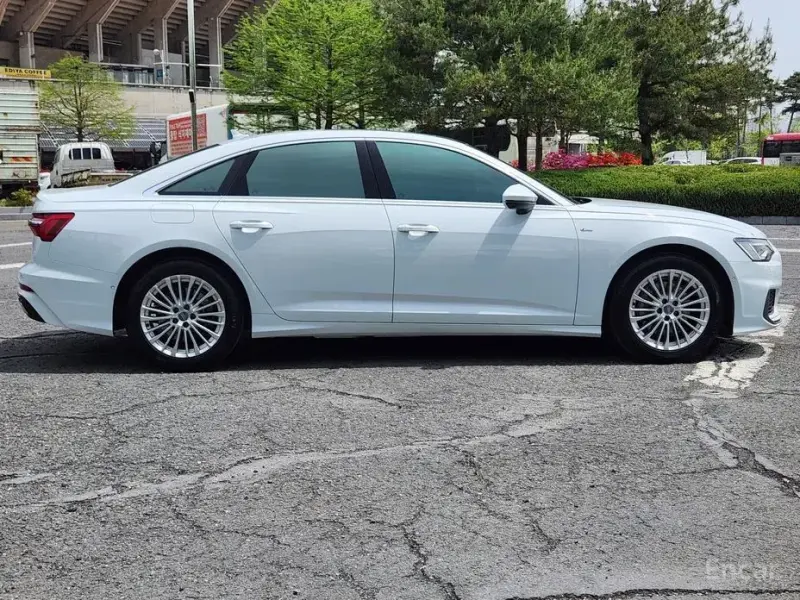 2021 Audi A6 с пробегом 93 028 км